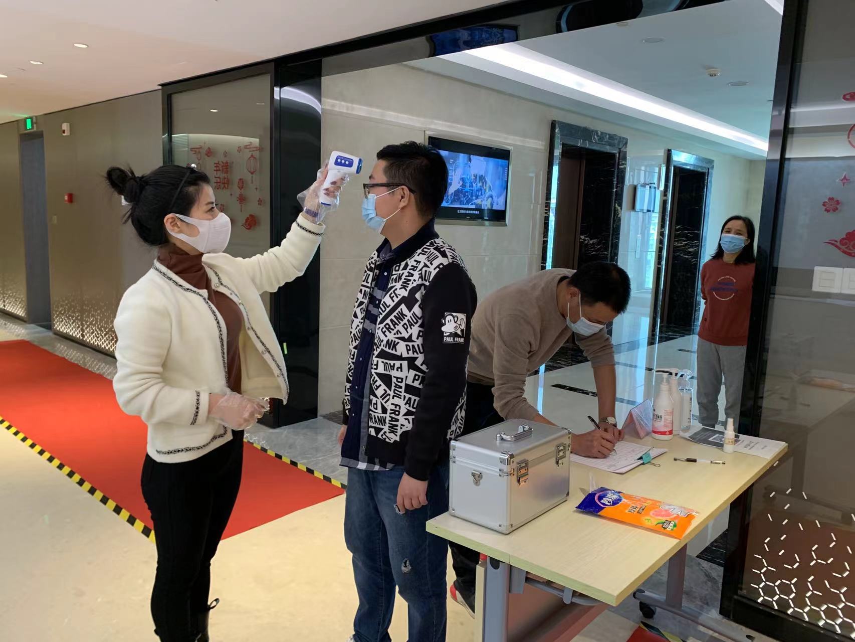 同心戰“疫” 共待花期