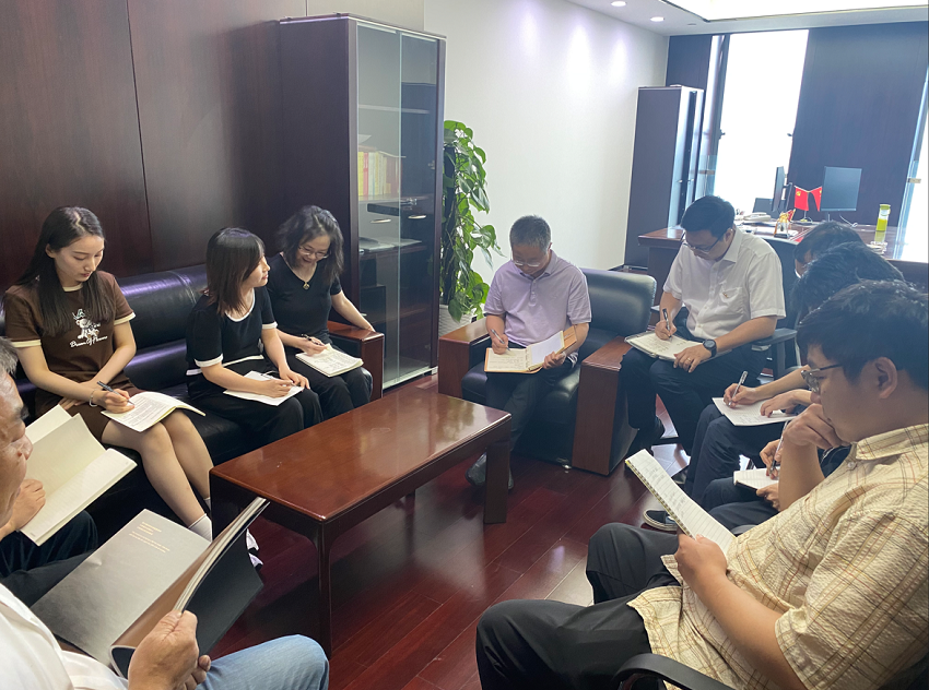 酷暑下鋼價(jià)陷“冰點(diǎn)” 運(yùn)行中心保穩(wěn)控風(fēng)險(xiǎn)